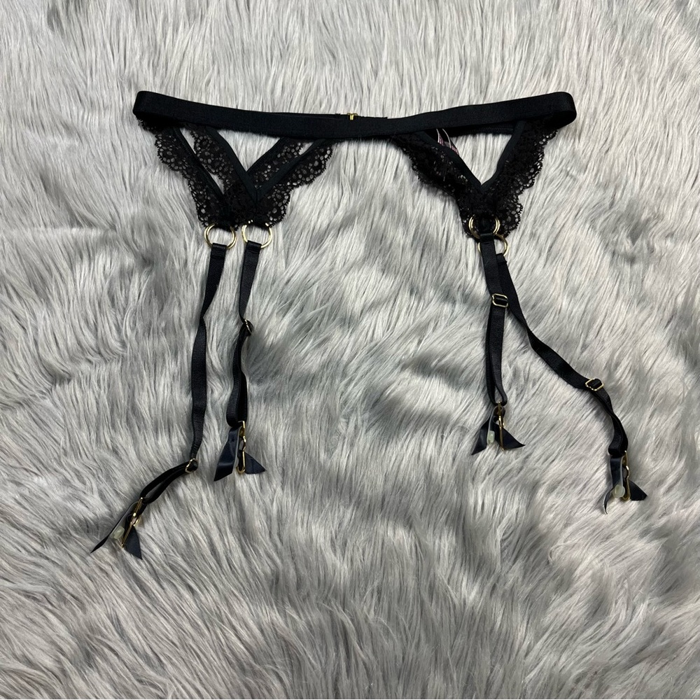 Victoria’s Secret very sexy black lace garter belt